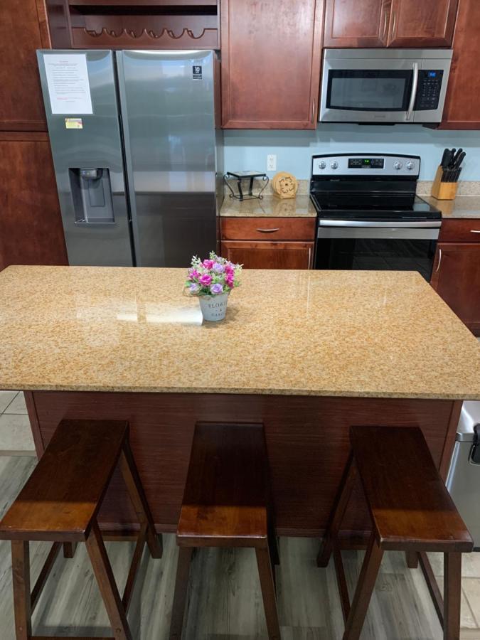 LAKETOWN 5 POOLs STEPS TO BEACH FAMILY FRIENDLY Panama Stadt Exterior foto
